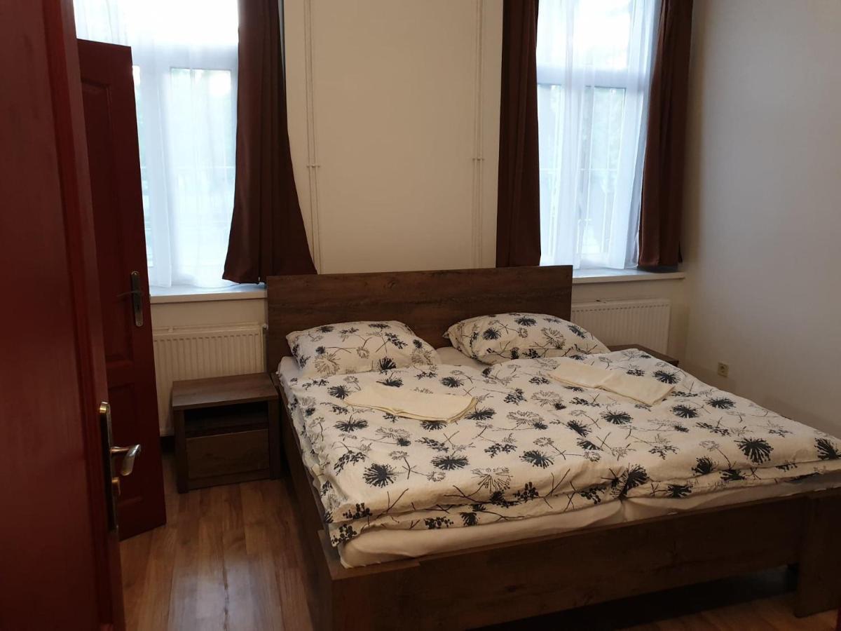 Guest House Orczy Park Budapeste Exterior foto