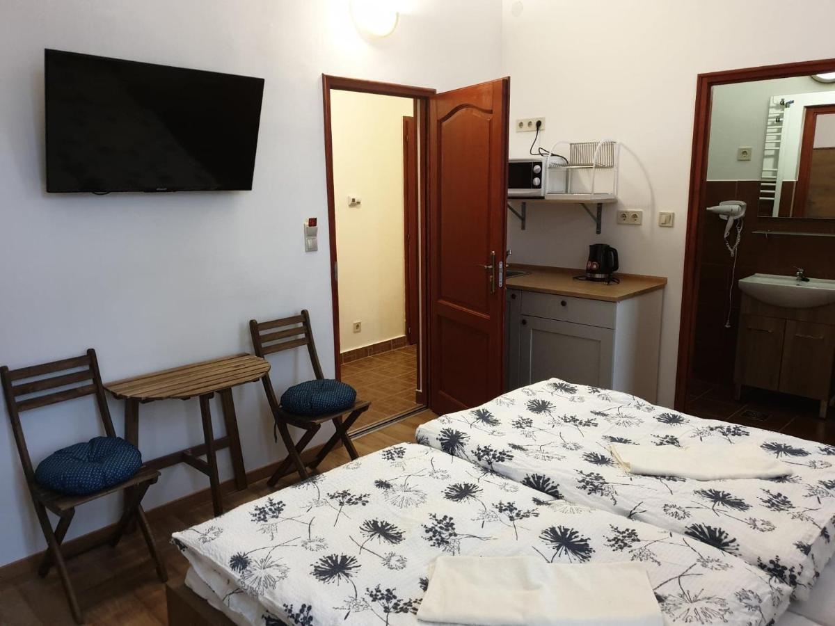 Guest House Orczy Park Budapeste Exterior foto